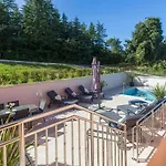 ヴィラ Mirjana With Private Pool