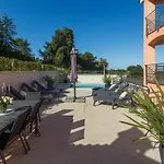ヴィラ Mirjana With Private Pool Mugeba