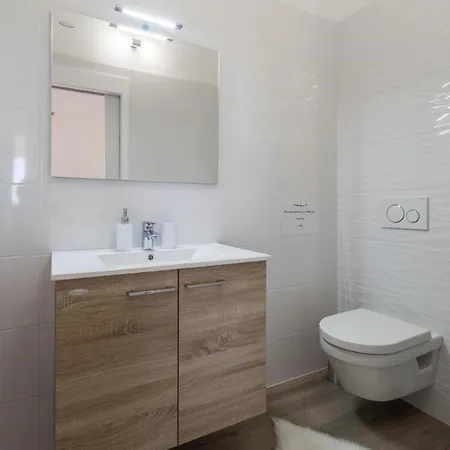 Mirjana With Private Pool Mugeba