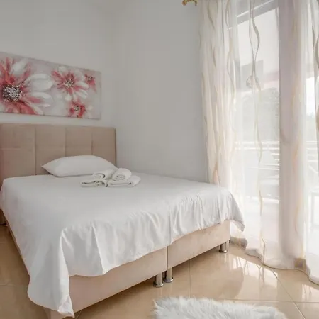 Mirjana With Private Pool Villa