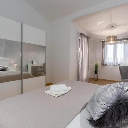 Mirjana With Private Pool