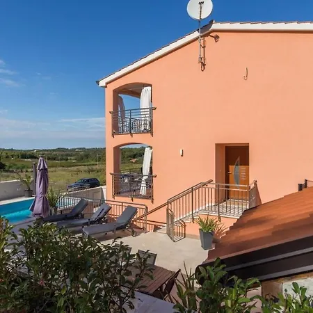 Villa Mirjana With Private Pool Mugeba