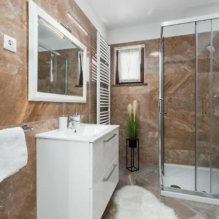 Villa Mirjana With Private Pool *