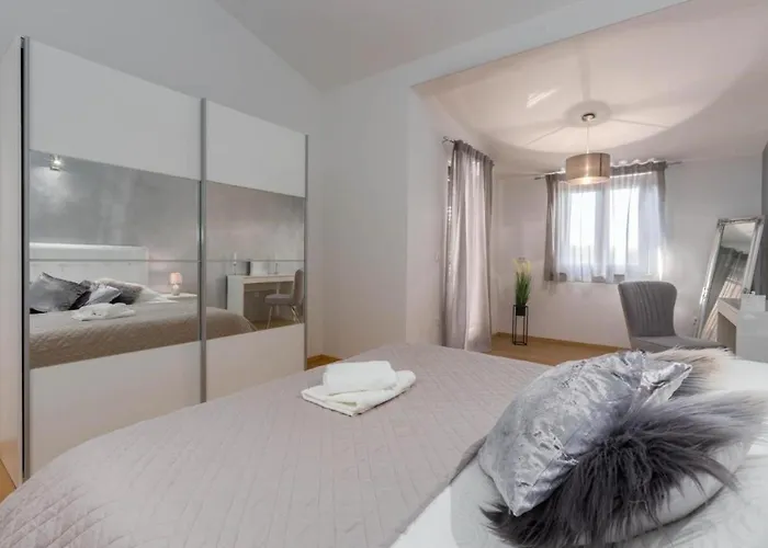 Mirjana With Private Pool