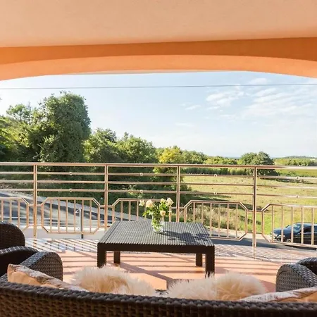 Mirjana With Private Pool Villa *