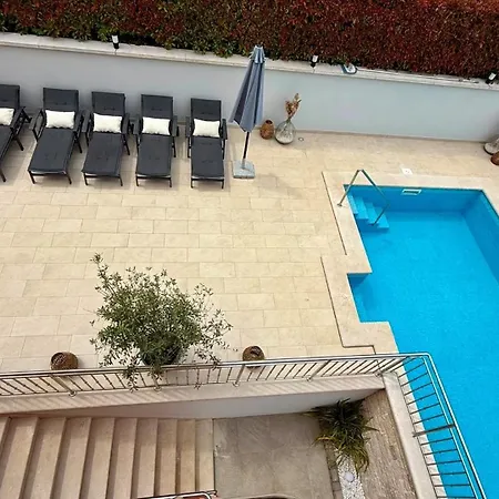 Mirjana With Private Pool Mugeba