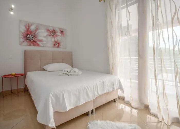Mirjana With Private Pool Villa