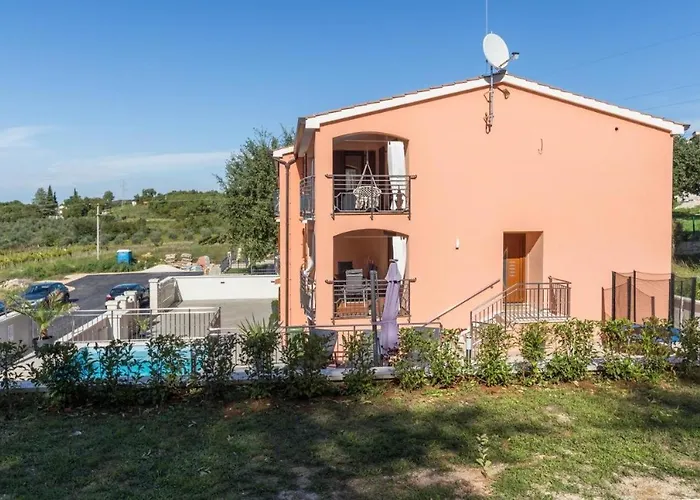 Mirjana With Private Pool Villa *